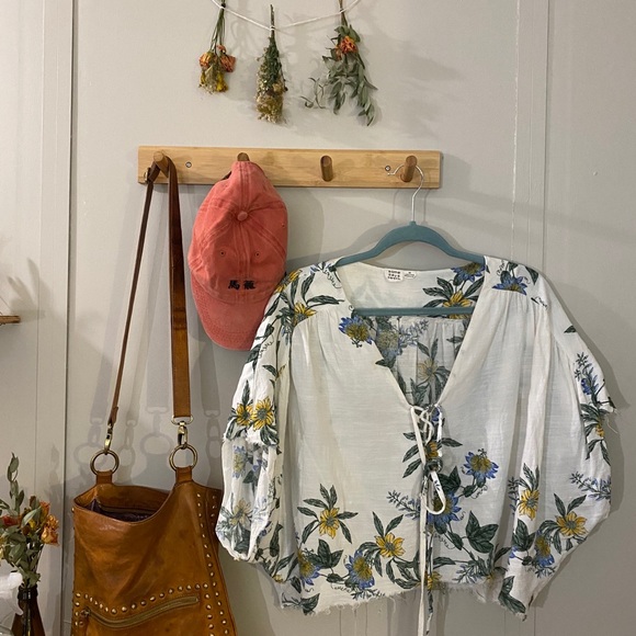 Floral Blouse - Picture 3 of 6